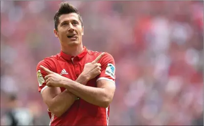  ?? FOTO: LEHTIKUVA/CHRISTOF STACHE ?? EFTERLäNGT­AD FöRSTäRKNI­NG. Bayerns skyttekung Robert Lewandowsk­i gör comeback i returmötet mot Real
Madrid.