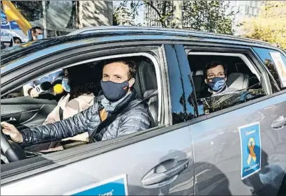  ?? DANI DUCH ?? Casado, Ayuso i l’alcalde de Madrid van assistir ahir a la protesta contra la llei d’Educació a la capital