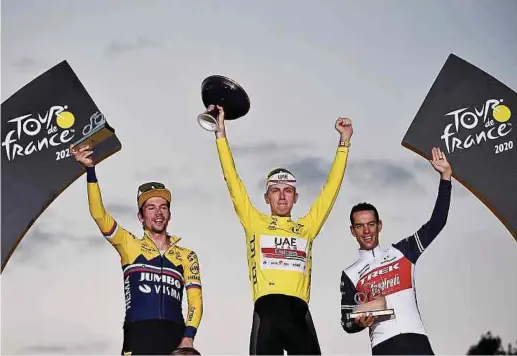  ?? Fotos: AFP ?? Die drei besten Fahrer der Tour de France 2020: Tadej Pogacar, Primoz Roglic (l.) und Richie Porte (r.).