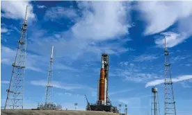  ?? Getty Images ?? The Artemis 1 lunar rocket sits on the launchpad at Kennedy Space Center. An interim second test flight, Artemis II, is scheduled for May 2024. Photograph: Chandan Khanna/AFP/