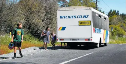 ?? Photo / Tania Whyte ?? More than 10 years ago, a coroner called for mandatory flashing warning lights on all school buses, but his recommenda­tion appears to have fallen on deaf ears.
