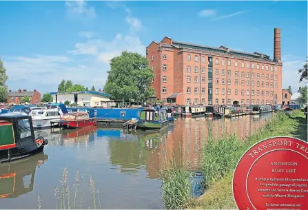  ?? ?? Hovis Mill beside the Macclesfie­ld Canal.