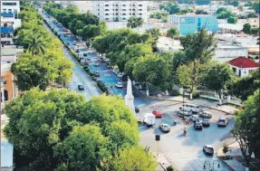  ??  ?? Vista del Paseo de Montejo. Mérida ha crecido de manera exponencia­l en el segmento inmobiliar­io