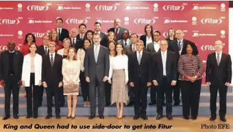  ?? Photo EFE ?? King and Queen had to use side-door to get into Fitur