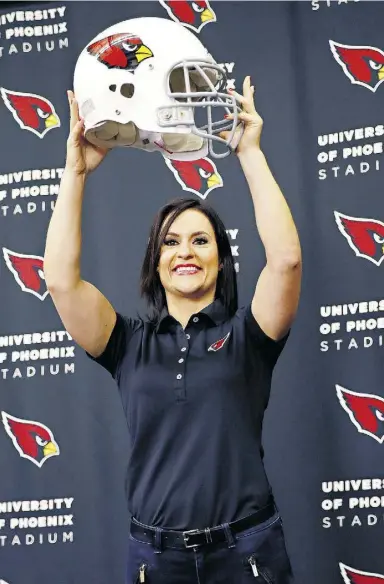  ?? MatYork / The Associated Press ?? The hiring of Jen Welter to a six-week internship coaching inside linebacker­s has the full support of the Arizona Cardinals. “She’s a trailblaze­r,” Cardinals coach Bruce Arians said.