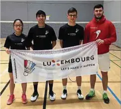  ??  ?? Kim Schmidt, Jérôme Pauquet, Yannick Feltes und Nationaltr­ainer Alen Roj (v.l.n.r.) vertreten Luxemburg bei der U19-EM.