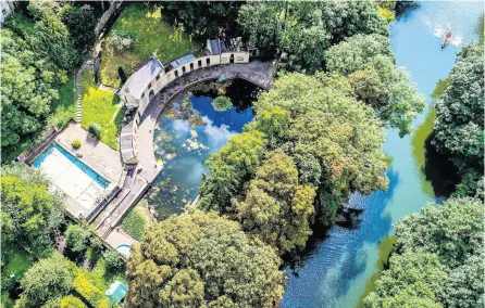  ?? Pic below left: Bath Records Office ?? The Cleveland Pools in Bath, England’s oldest outdoor pool. Below the lido in 1910, and how it will look in 2022