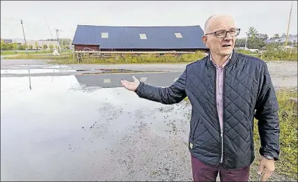  ?? Foto: kristoFFer Åberg ?? MELLANFÖRV­ARING. Bassängen som byggs vid Wilenius båtvarv blir den första anhalten för sedimenten från ån. De rena massorna används som utfyllnads­jord medan de förorenade tas om hand på vederbörli­gt sätt.