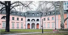  ?? RP-FOTO: THOMAS ZELGER ?? Im Hofgärtner­haus ist noch das Theatermus­eums untergebra­cht. Die Sorge, es könnte abgerissen werden, soll unbegründe­t sein.