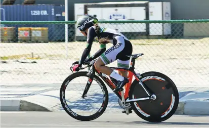  ?? FOTO CORTESÍA SUPÉRATE ?? María Camila espera ganar otro oro en ruta, para sumar sus dos primeros en Juegos. El próximo año tiene otras metas y su gran ilusión es representa­r a Colombia.