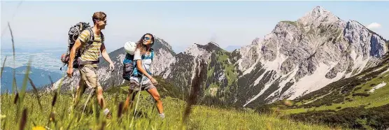  ??  ?? Wandern ist das wichtigste Motiv der Gäste, die jetzt zu uns kommen. Sie wollen aber gerne bequeme „ All- inclusive- Pakete“.