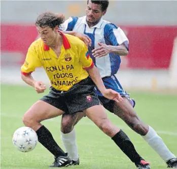  ??  ?? Delantero picante. Alfaro Moreno, zurdo, goleador, también triunfó en Barcelona.