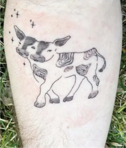  ?? PROVIDED PHOTOS ?? Jordan Kahn’s tattoo shows a two-headed calf, inspired by Laura Gilpin’s 1977 poem of the same name.