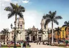  ?? FOTO: STBAUS7 ?? Die doppeltürm­ige Kathedrale an der Plaza de Armas in Lima.