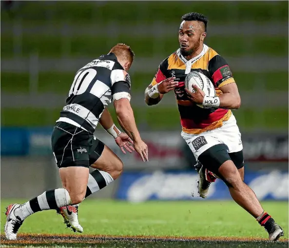  ??  ?? Willis Halaholo on the burst against Hawke’s Bay, as Ihaia West goes in for the tackle.