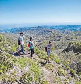  ??  ?? Teror ofrece excelentes rutas para los amantes del senderismo