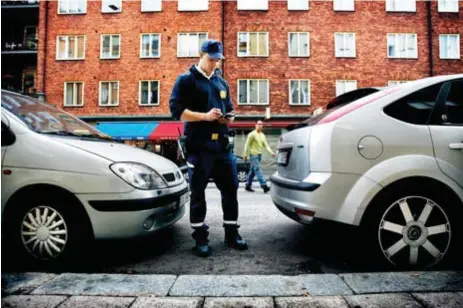  ?? FOTO: ANDREAS ENBUSKE ?? VILL HÖJA PRISET. Stockholms stad vill göra det dyrare att felparkera.