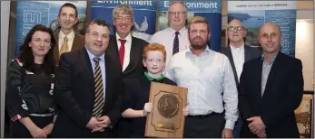  ??  ?? Noah and Tom Kehoe from Screen National School with the Christmas Decoration Competitio­n Overall Primary School award.