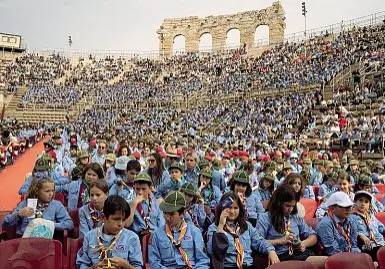  ?? ?? L’evento
Le migliaia di boy scout l’altro giorno a Verona