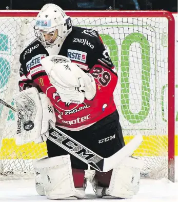  ?? Hokejisté Znojma už v play-off EBEL vyřadili Dornbirn a Linec, vždy poměrem 4:2 na zápasy, včera rozehráli finále se Salcburkem. Ovšem v prvním duelu padli 2:4. ??