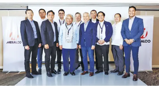  ?? ?? KEY officials from Meralco visit the DOTr office in Clark, Pampanga to reaffirm the distributi­on utility’s commitment of support to the government’s infrastruc­ture projects.