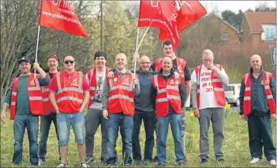  ?? Picture: Kris Miller. ?? Porters and Unite union members protest at Ninewells Hospital yesterday.