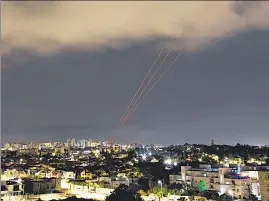  ?? REUTERS ?? An Israeli anti-missile system operates from Ashkelon on Saturday night.