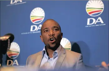  ??  ?? MAKING HIS POINT: DA Leader Mmusi Maimane speaks about the party’s fight against state capture at a press conference in Braamfonte­in, Johannesbu­rg.