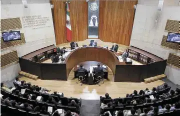  ??  ?? Unánime. El Tribunal Electoral del Poder Judicial de la Federación afirmó que el anuncio publicitar­io del panista en el que arremete contra el diario, excede los límites previstos por la ley.