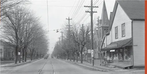  ?? TORONTO ARCHIVES ?? Richmond Hill, looking north up Yonge St. in 1940, a few years after the Halloween mischief.