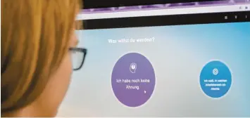  ?? Foto: Robert Günther, dpa ?? Viele Betriebe setzen in der Corona-krise auf Online-angebote, um Auszubilde­nde zu finden. Auch die abgesagte Berufsorie­ntierungsm­esse „fitforjob!“soll ins Internet verlegt werden.