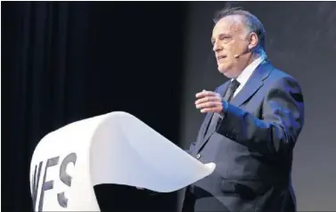  ??  ?? PRETENDIDO. Tebas se verá hoy con los 14 miembros de la Comisión Delegada para abordar su futuro.