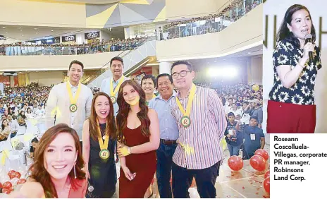  ??  ?? Roseann Coscolluel­aVillegas, corporate PR manager, Robinsons Land Corp. Taking a groufie during the opening of Robinsons Place Ormoc: (Back row) Ormoc City Vice Mayor Leo Carmelo L. Locsin Jr., Ormoc City Mayor Richard Gomez, Robinsons Retail Holdings...