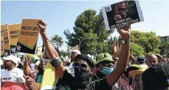  ?? Picture: Thapelo Morebudi ?? Supporters of suspended ANC secretary-general Ace Magashule.