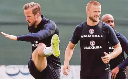  ?? EPA PIC ?? England’s Harry Kane (left) with his teammates training at Zelenogors­k on Thursday.