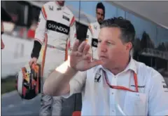  ??  ?? PACIENCIA. Brown y McLaren aún confían en el motor Honda.