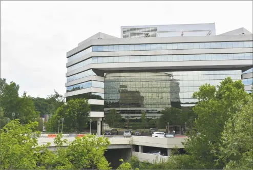  ?? Hearst Connecticu­t Media file photo ?? The headquarte­rs building of Frontier Communicat­ions at 401 Merritt 7 in Norwalk.