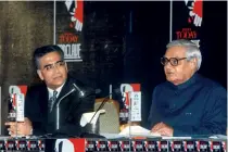  ??  ?? Aroon Purie with Vajpayee at the India Today Conclave in March 2004