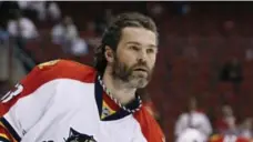  ?? RALPH FRESO/GETTY IMAGES ?? Panthers forward Jaromir Jagr continues to defy Father Time as the 44-year-old became the oldest NHL player to break the 25-goal mark.