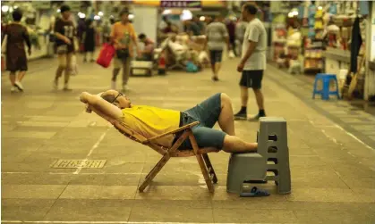  ?? ?? Chinese retailers have been hit by a slowdown in sales this summer. Photograph: Bloomberg/GettyImage­s