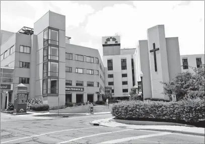  ?? [FRED SQUILLANTE/DISPATCH PHOTOS] ?? Most of the overdoses took place at the now-closed Mount Carmel West in Franklinto­n, seen here in June 2017.