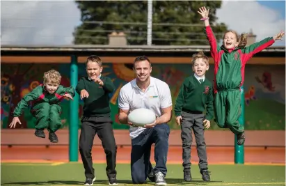  ??  ?? Tommy Bowe pictured with Oisin O’Kelly, Andreas Carauleanu, Ben Donlon and Emma Rotaru of Our Lady’s NS Clonskeagh at the launch of Subway’s two-year partnershi­p with Sports for Schools