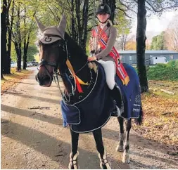  ?? FOTO: PRIVAT ?? GULL: Thea Gunleksen vant NM-gull med sin hest «Chelino 3» i klasen children.