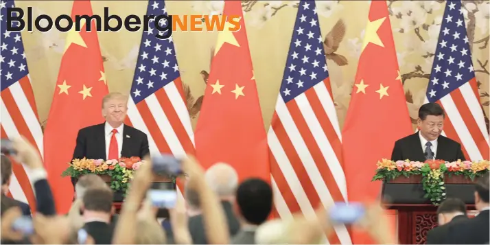  ?? En la rueda de prensa que mantuvo junto con el presidente Xi Jinping, las palabras de Trump contrastar­on con lo que dijo que había “muy buena química” entre los dos líderes cuando anunciaron acuerdos de inversión por $250 mil millones, muchos de los cuale ??