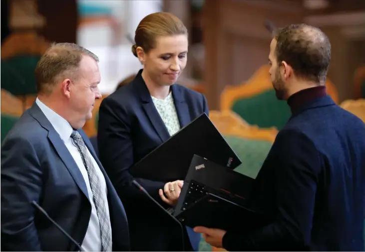  ?? ARKIVFOTO: JENS DRESLING ?? Rød og blå blok er ikke alene i krig med hinanden. De udkaemper også interne borgerkrig­e, skriver Hans Engell.