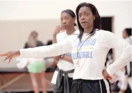  ?? SUN- TIMES FILES ?? Chicago Sky coach Amber Stocks at a 2017 practice in Deerfield.