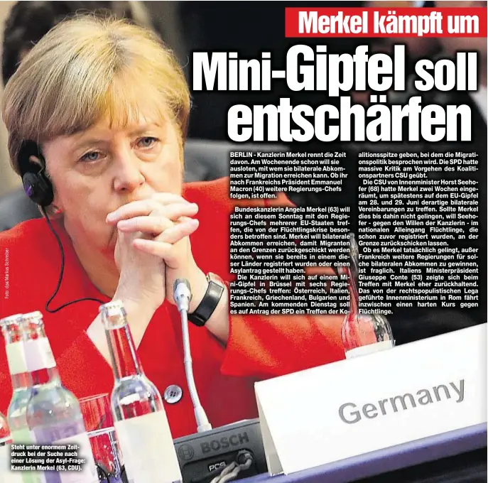  ??  ?? Steht unter enormem Zeitdruck bei der Suche nach einer Lösung der Asyl-Frage: Kanzlerin Merkel (63, CDU).