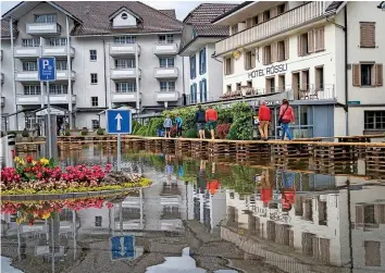  ?? PME 20MIN/MICHAEL SCHERRER ?? Hochwasser wie hier im Juli in Stansstad lockt kaum Touristen an.