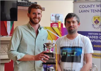  ??  ?? Men’s Championsh­ip winner (left): David O’Hare with sponsor Nick Fahy of Larkins Brewing Company. Runner up in the competitio­n was Thomas Brennan (not in photo).