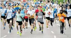  ?? Foto: Andreas Lode (Archivbild) ?? Ein Bild aus der Vergangenh­eit: Wegen Corona treten die Sportler beim Firmenlauf nicht gemeinsam an.